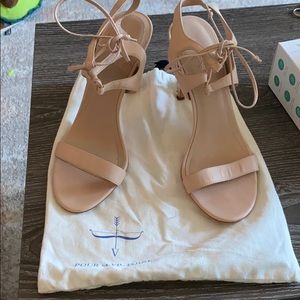 Pour La Victoire Tan leather heels